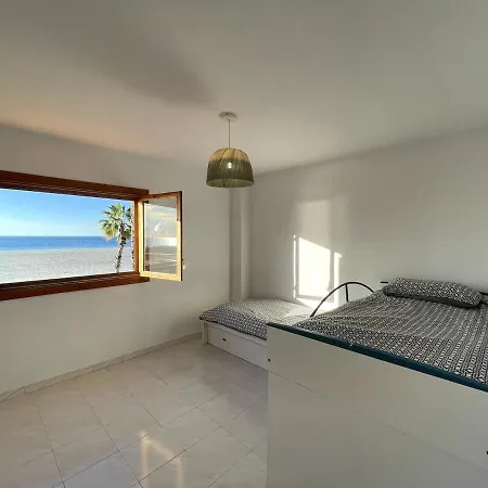 Holiday home Casa En Primera Linea De Playa Tamarit Santa Pola